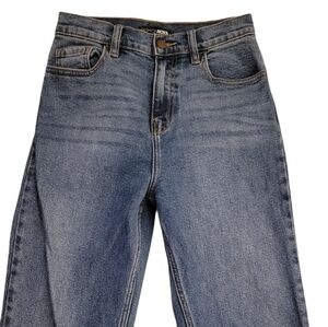 RAW HEM HIGH RISE STRAIGHT BARREL LEG JEANS